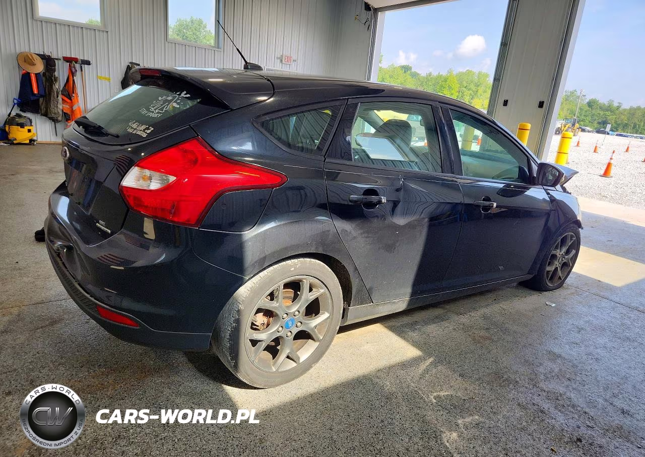 2013 Ford Focus Se VIN:1FADP3K23DL285249 - 3