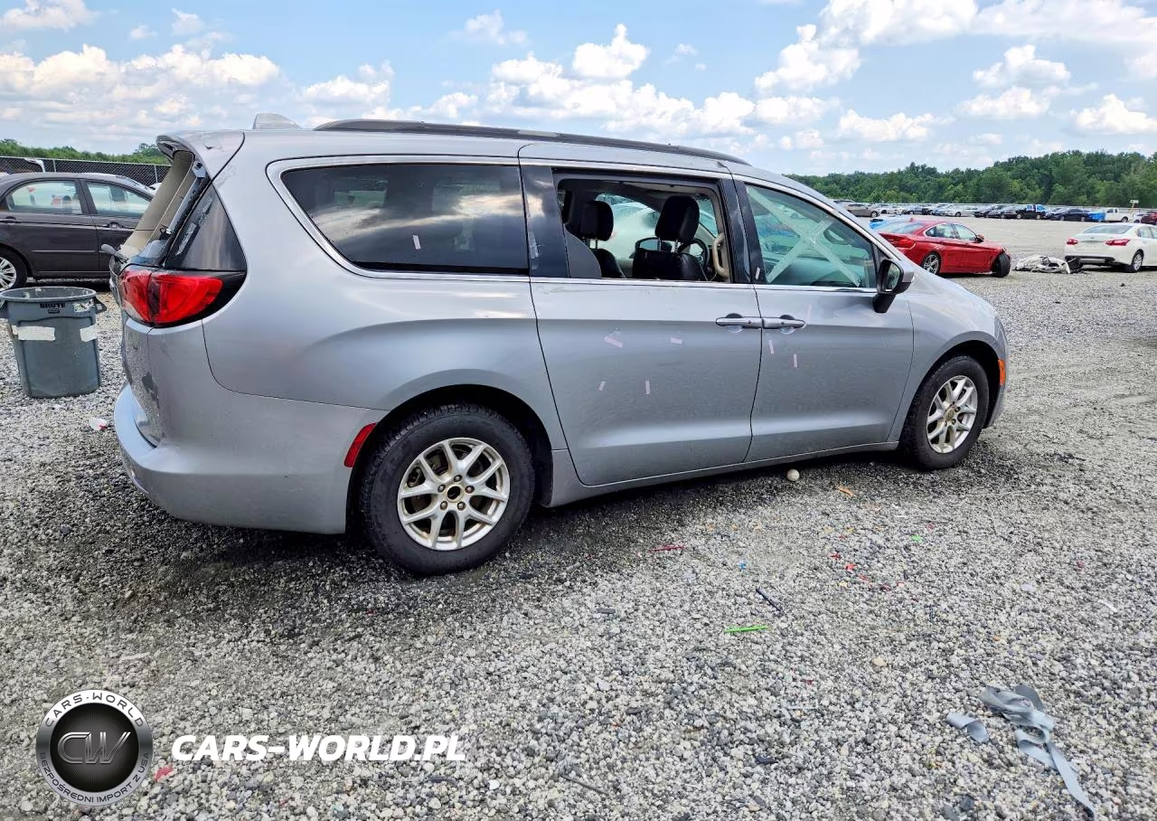 2020 Chrysler Voyager Lxi VIN:2C4RC1DG9LR176227 - 3