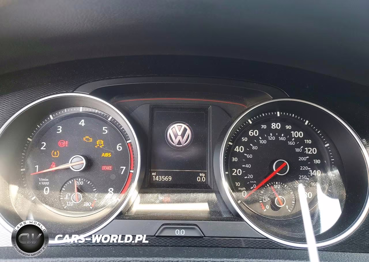2015 Volkswagen Gti VIN:3VW5T7AU1FM028352 - 9