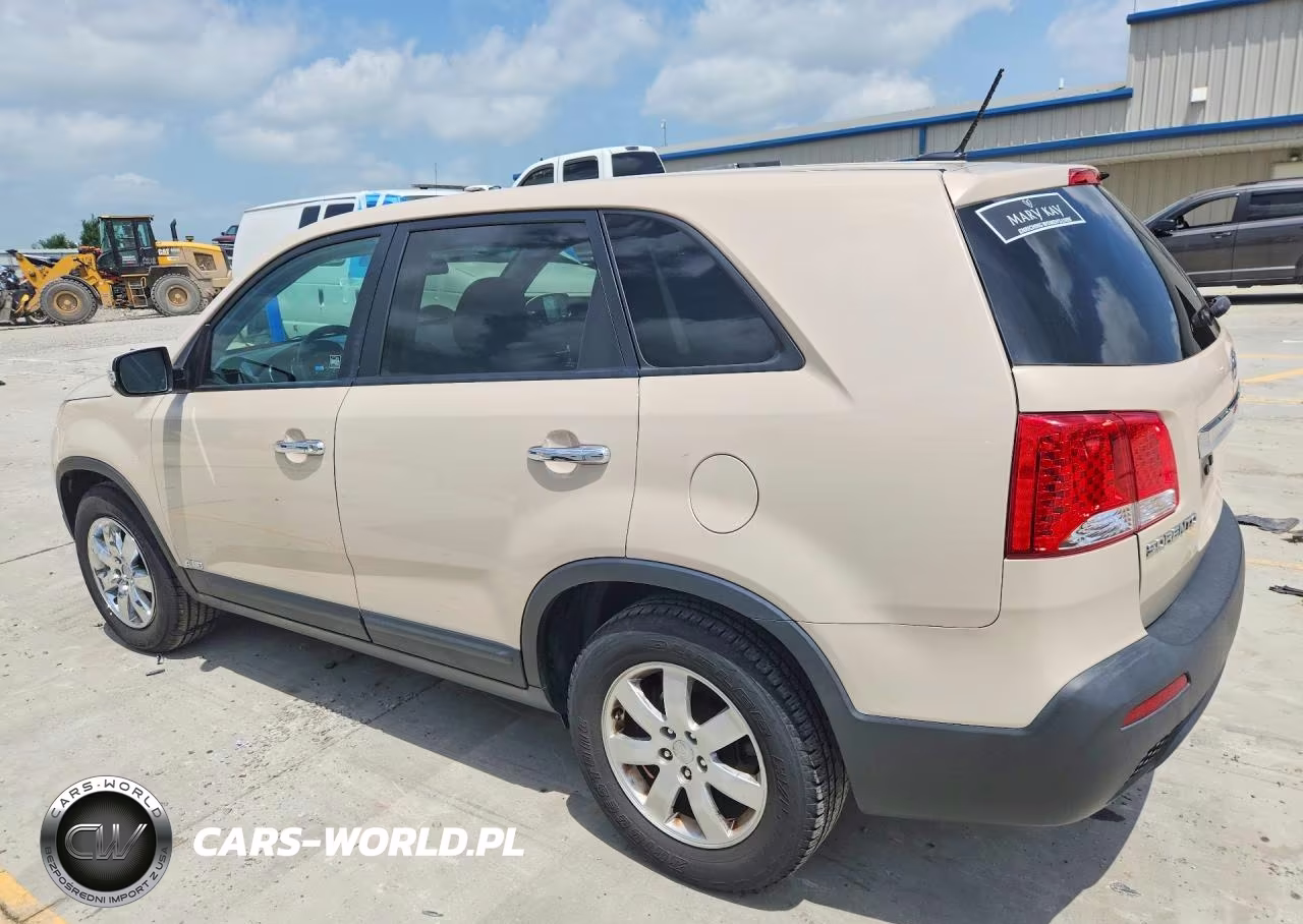 2011 Kia Sorento Lx VIN:5XYKTCA14BG174160 - 2