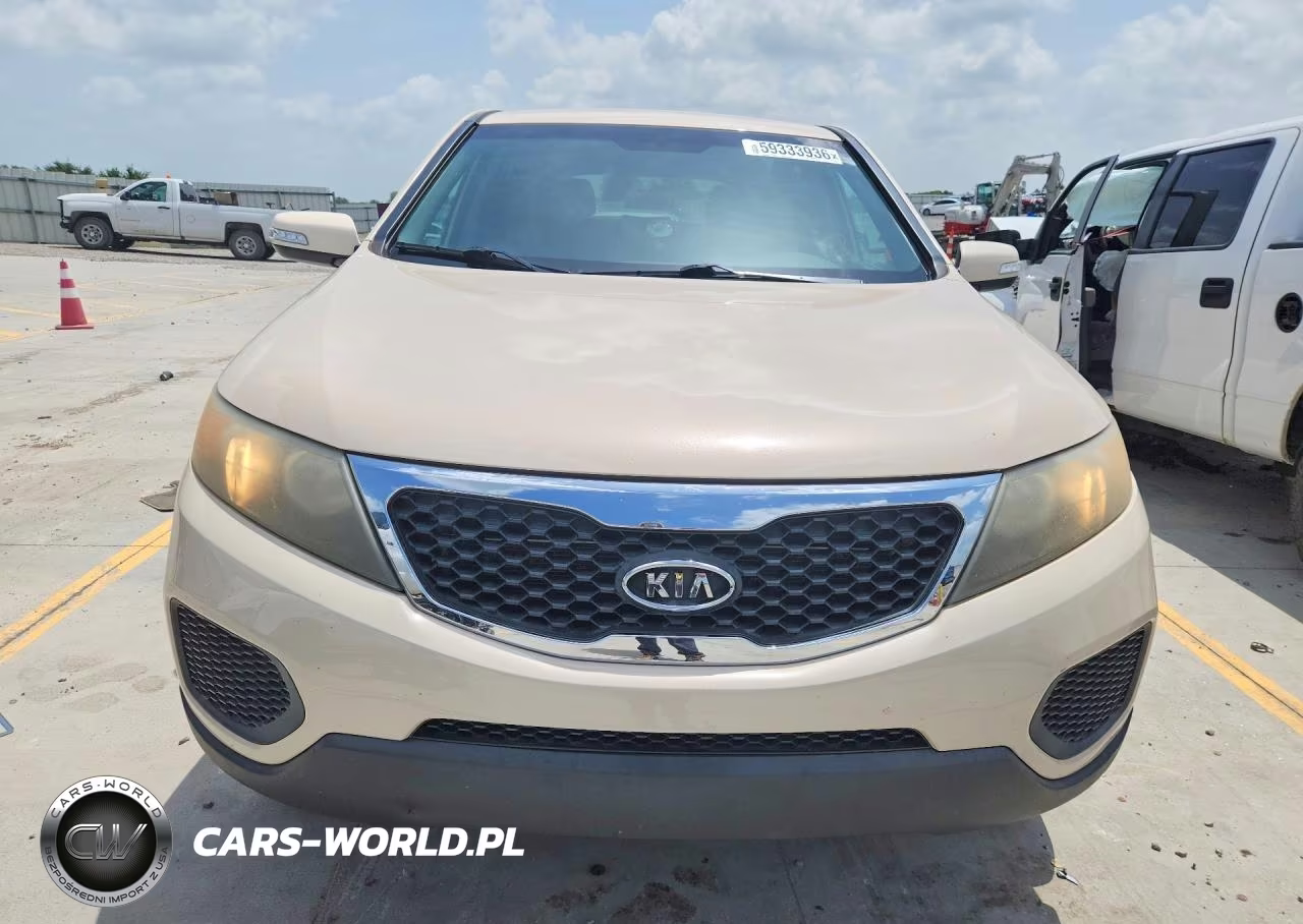 2011 Kia Sorento Lx VIN:5XYKTCA14BG174160 - 5