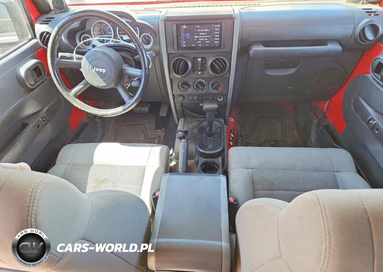 2009 Jeep Wrangler Unlimited Rubicon VIN:1J8GA69129L729423 - 8