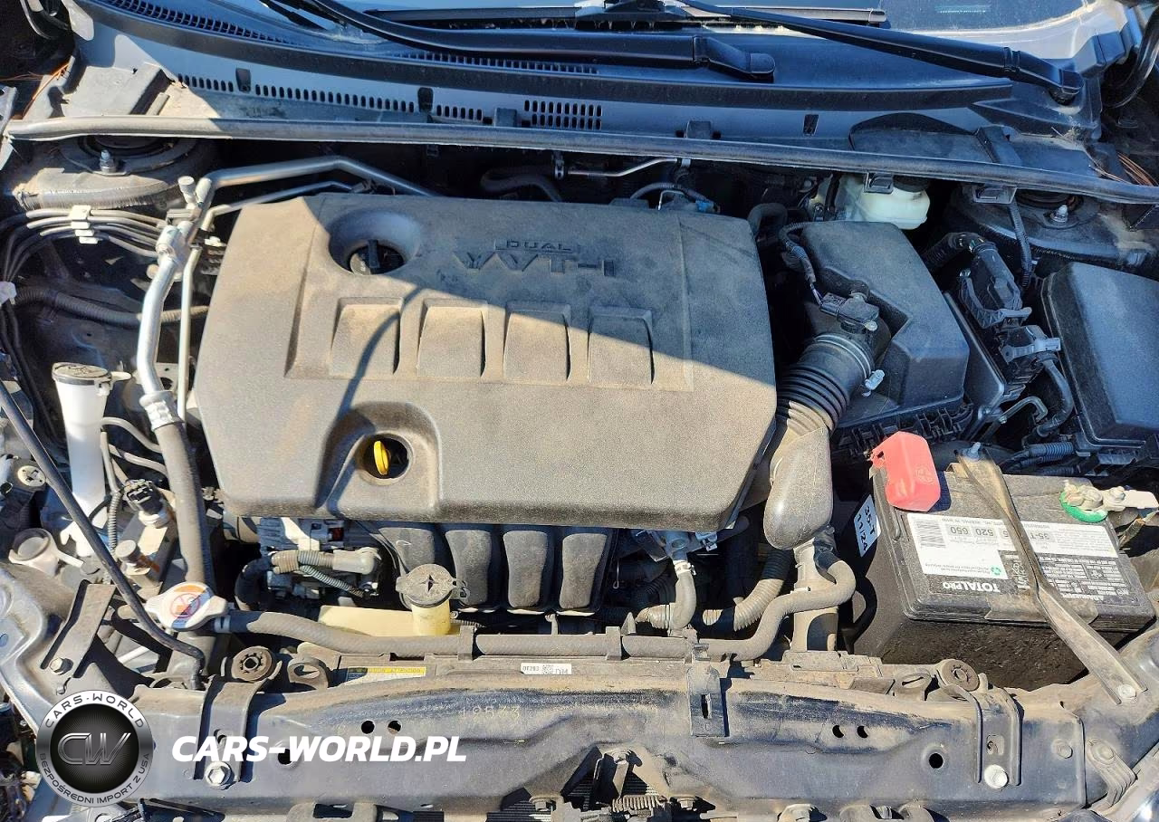 2018 Toyota Corolla Le VIN:5YFBURHE3JP744913 - 11