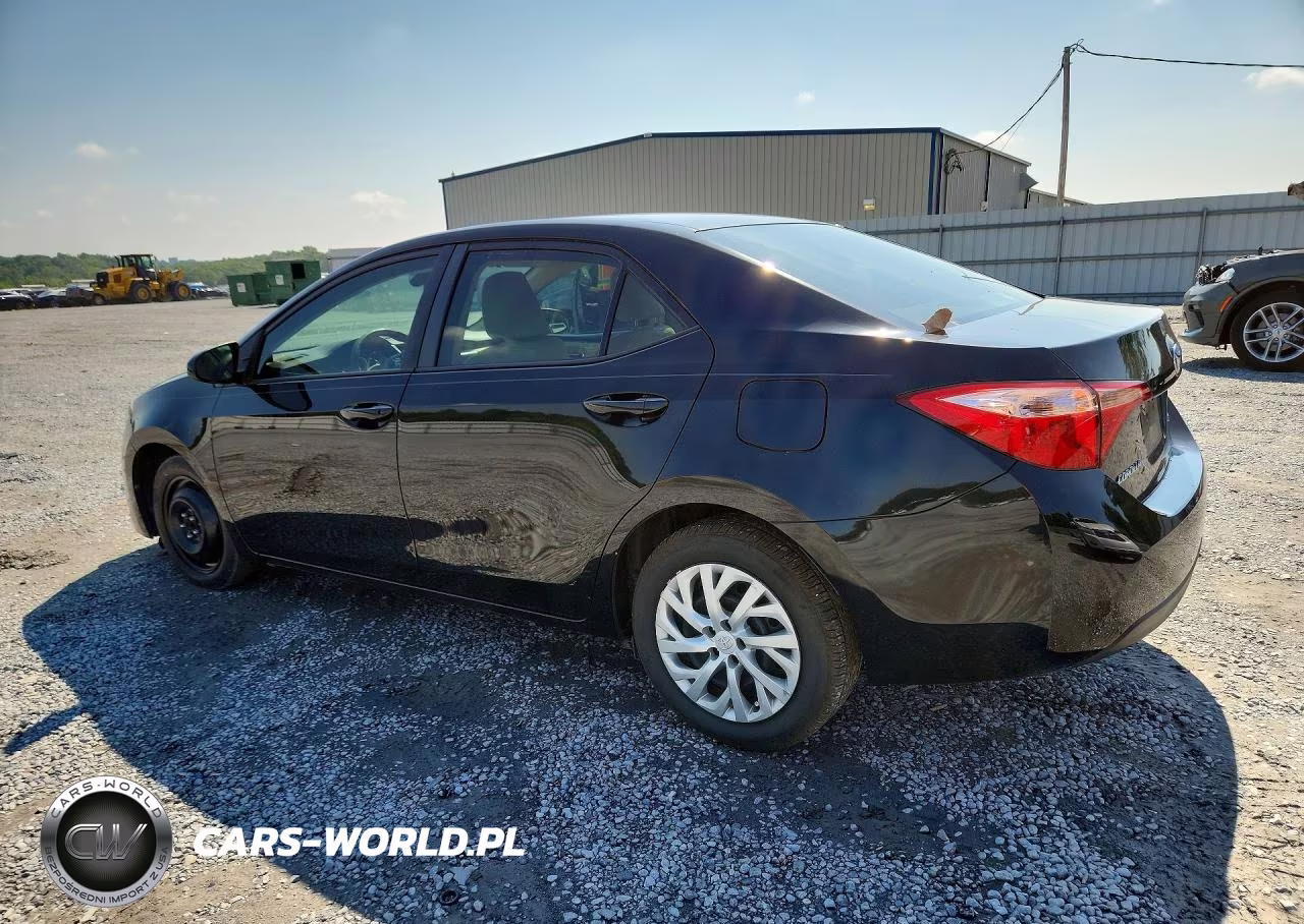 2018 Toyota Corolla Le VIN:5YFBURHE3JP744913 - 2