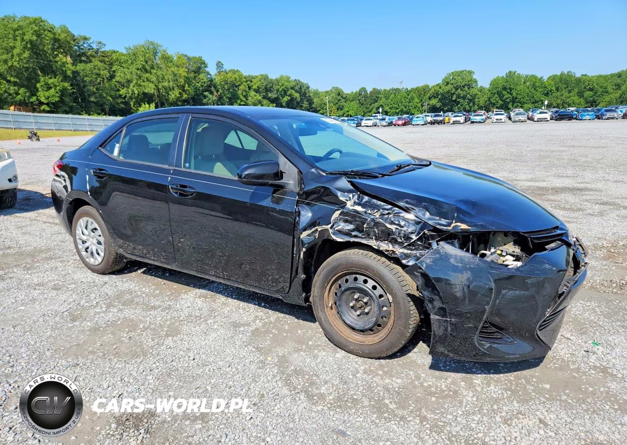 2018 Toyota Corolla Le VIN:5YFBURHE3JP744913 - 4