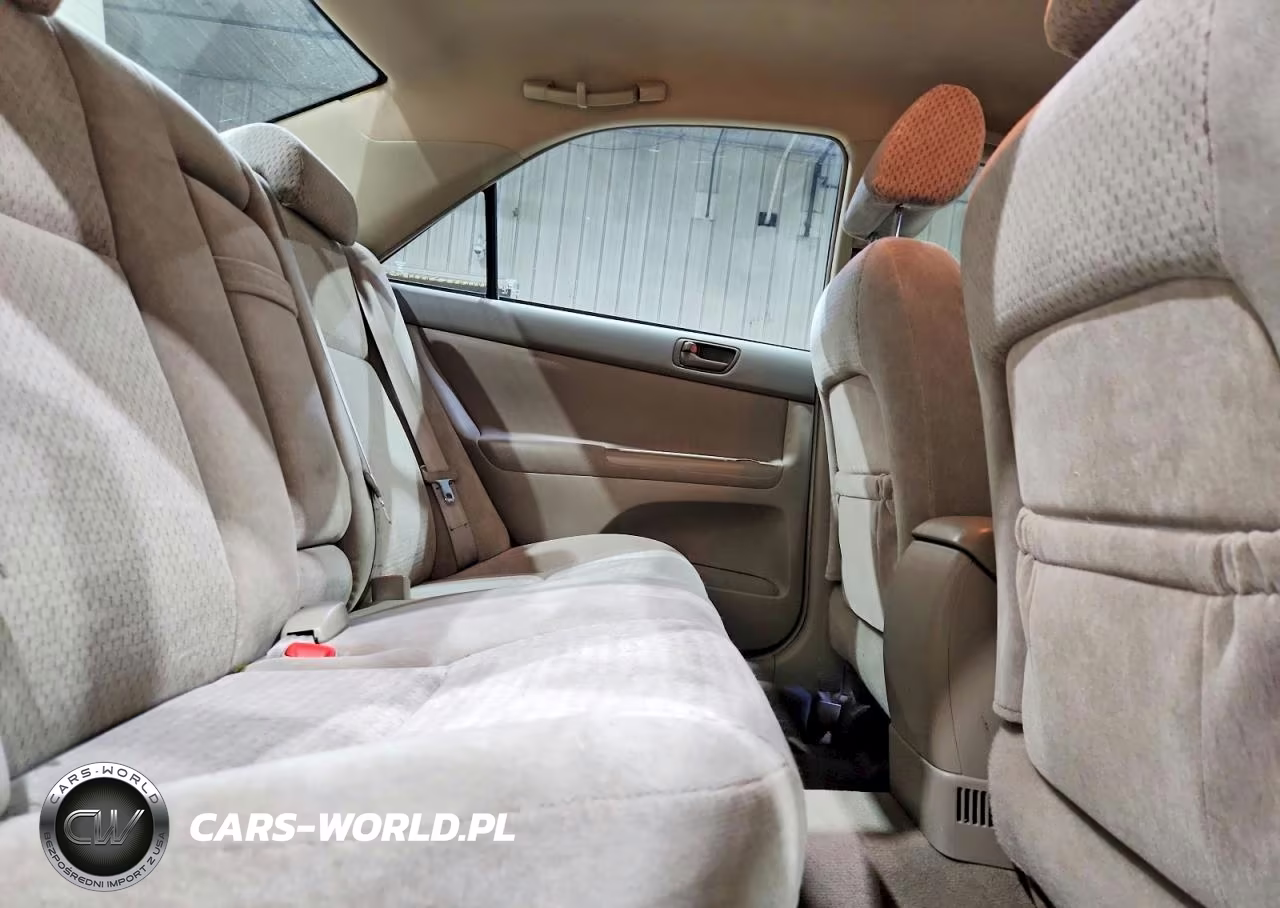 2004 Toyota Camry Le VIN:4T1BE32K74U826803 - 10