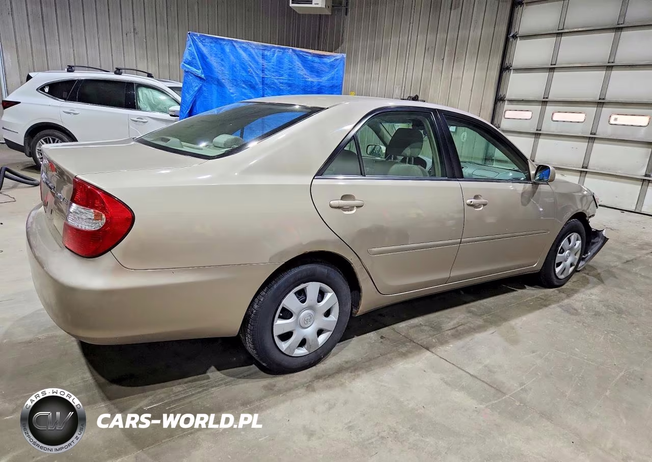 2004 Toyota Camry Le VIN:4T1BE32K74U826803 - 3