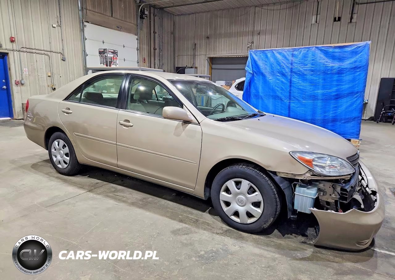 2004 Toyota Camry Le VIN:4T1BE32K74U826803 - 4