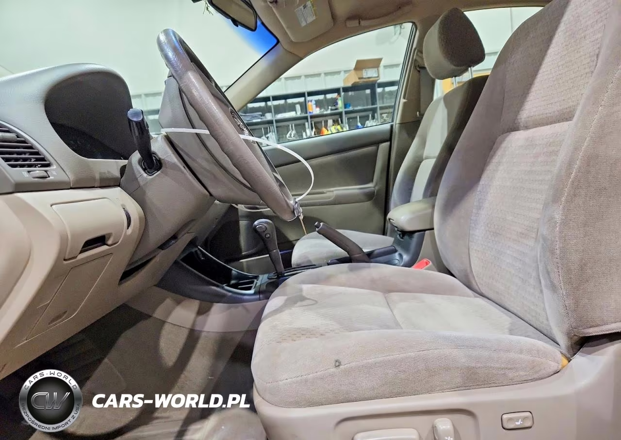 2004 Toyota Camry Le VIN:4T1BE32K74U826803 - 7