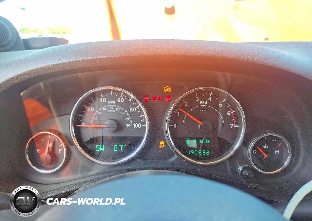 2011 Jeep Wrangler Unlimited Sahara VIN:1J4HA5H15BL617478 - 9