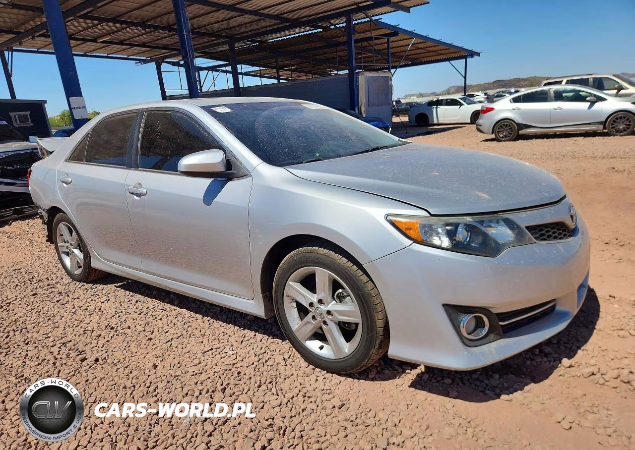 2013 Toyota Camry Se VIN:4T1BF1FK8DU686286 - 4