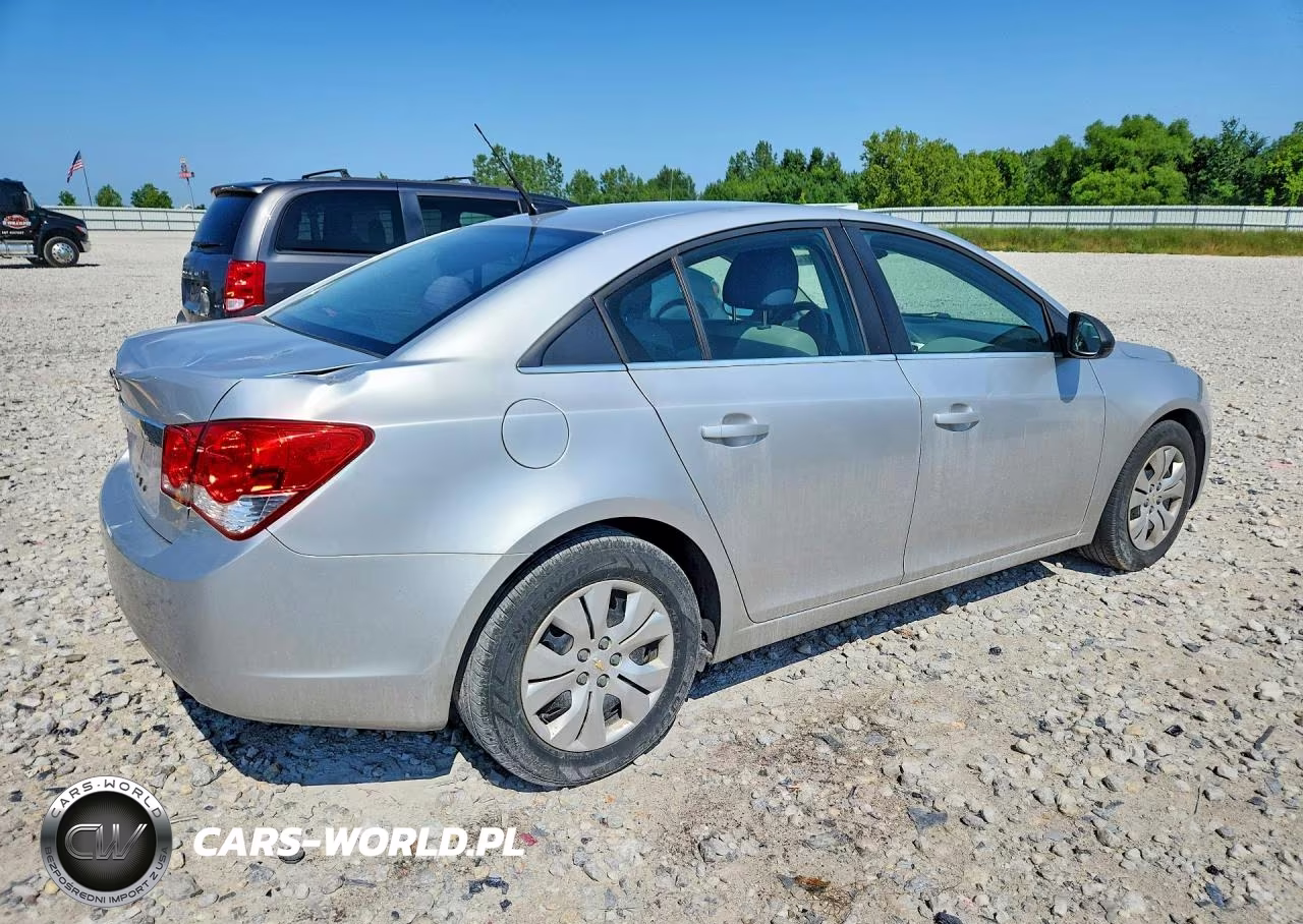 2012 Chevrolet Cruze VIN:1G1PC5SH1C7372991 - 3