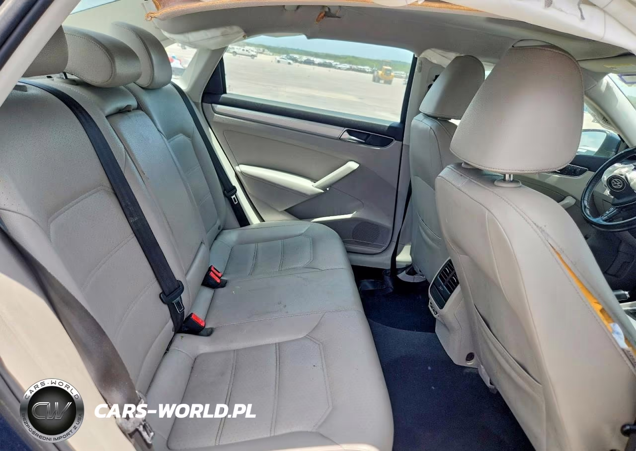 2019 Volkswagen Passat Wolfsburg VIN:1VWLA7A38KC014254 - 10