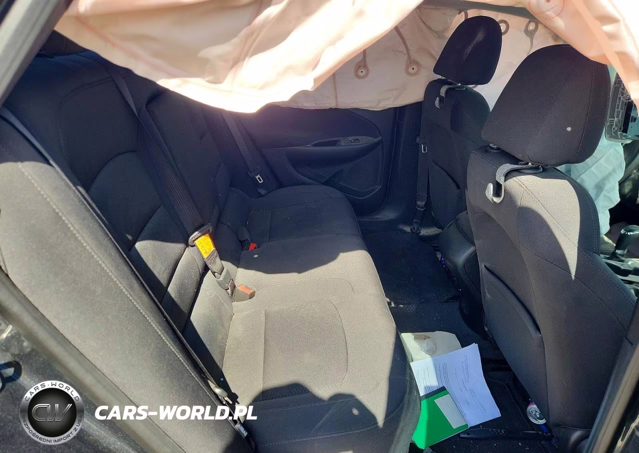 2018 Chevrolet Malibu Ls VIN:1G1ZB5ST4JF117142 - 10