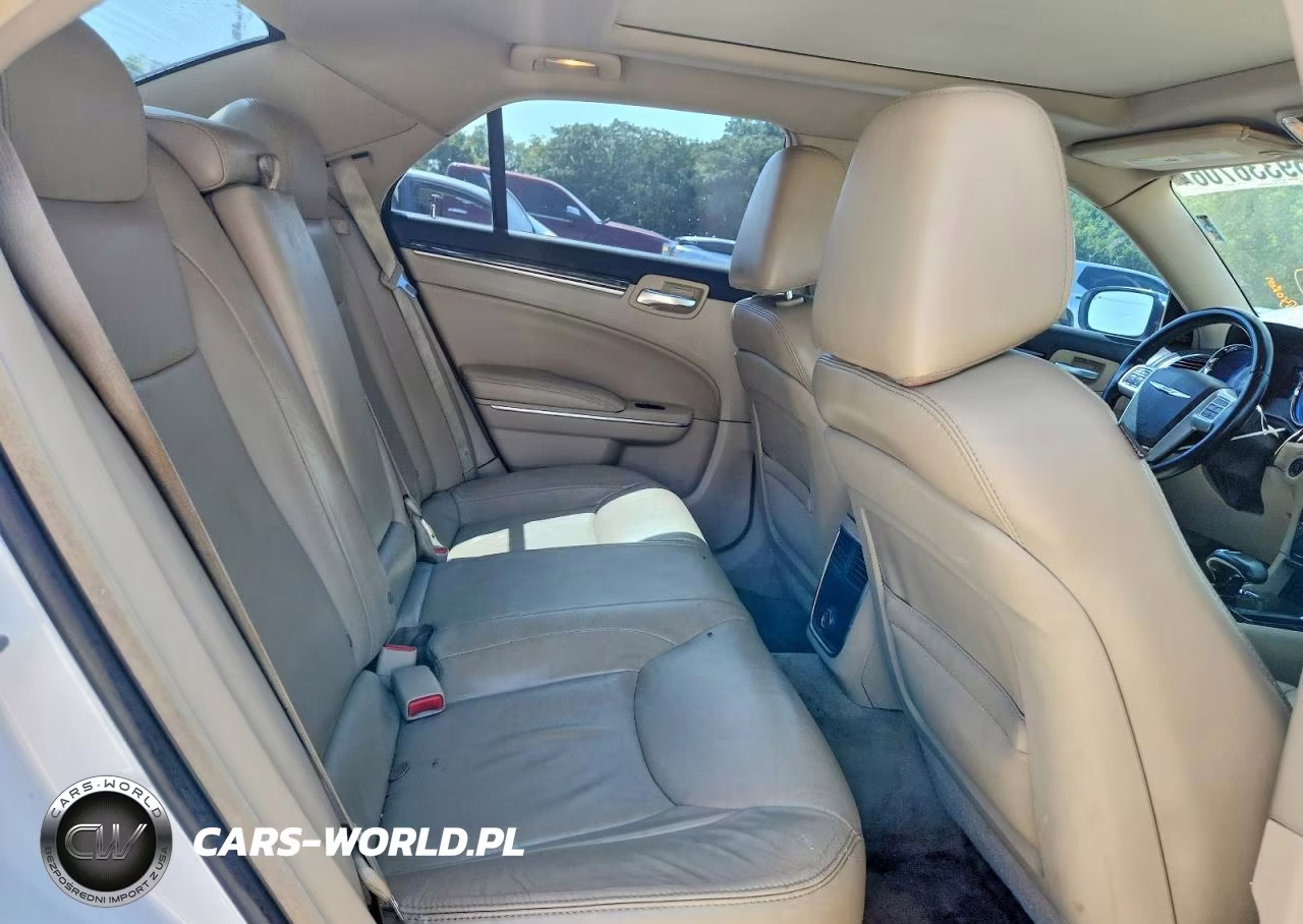 2012 Chrysler 300 Limited VIN:2C3CCACGXCH195354 - 10