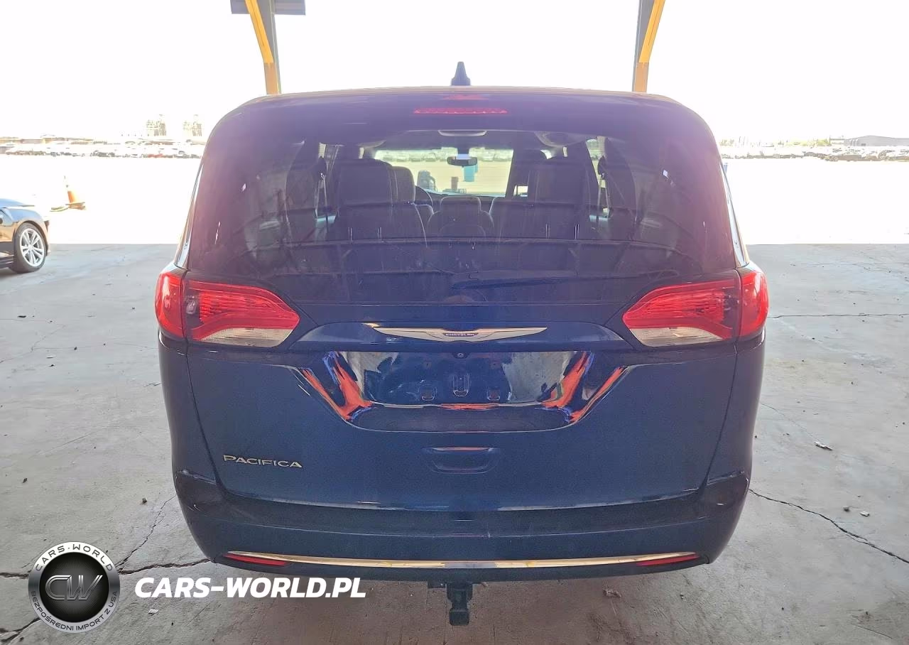 2018 Chrysler Pacifica Touring Plus VIN:2C4RC1FG9JR111520 - 6