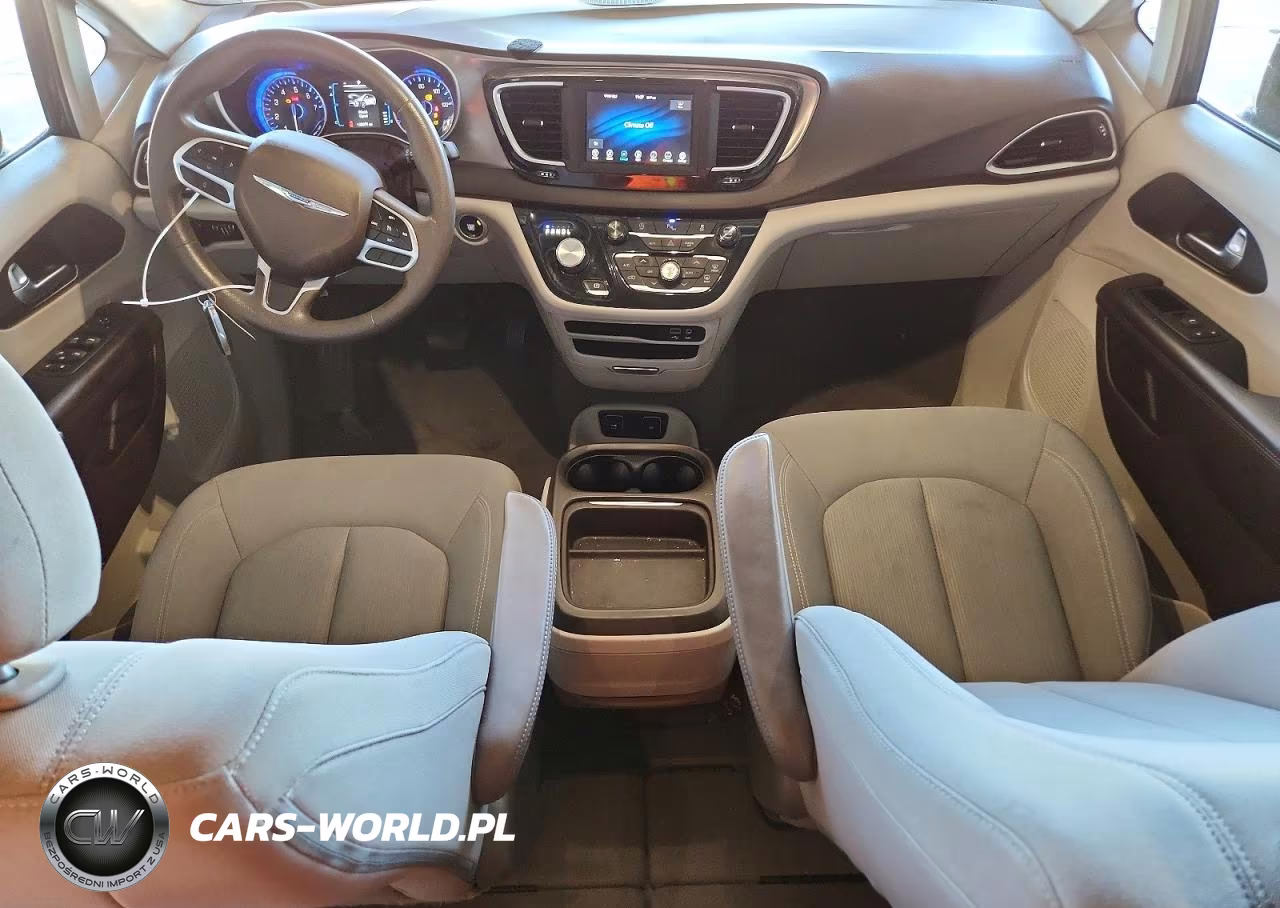 2018 Chrysler Pacifica Touring Plus VIN:2C4RC1FG9JR111520 - 8