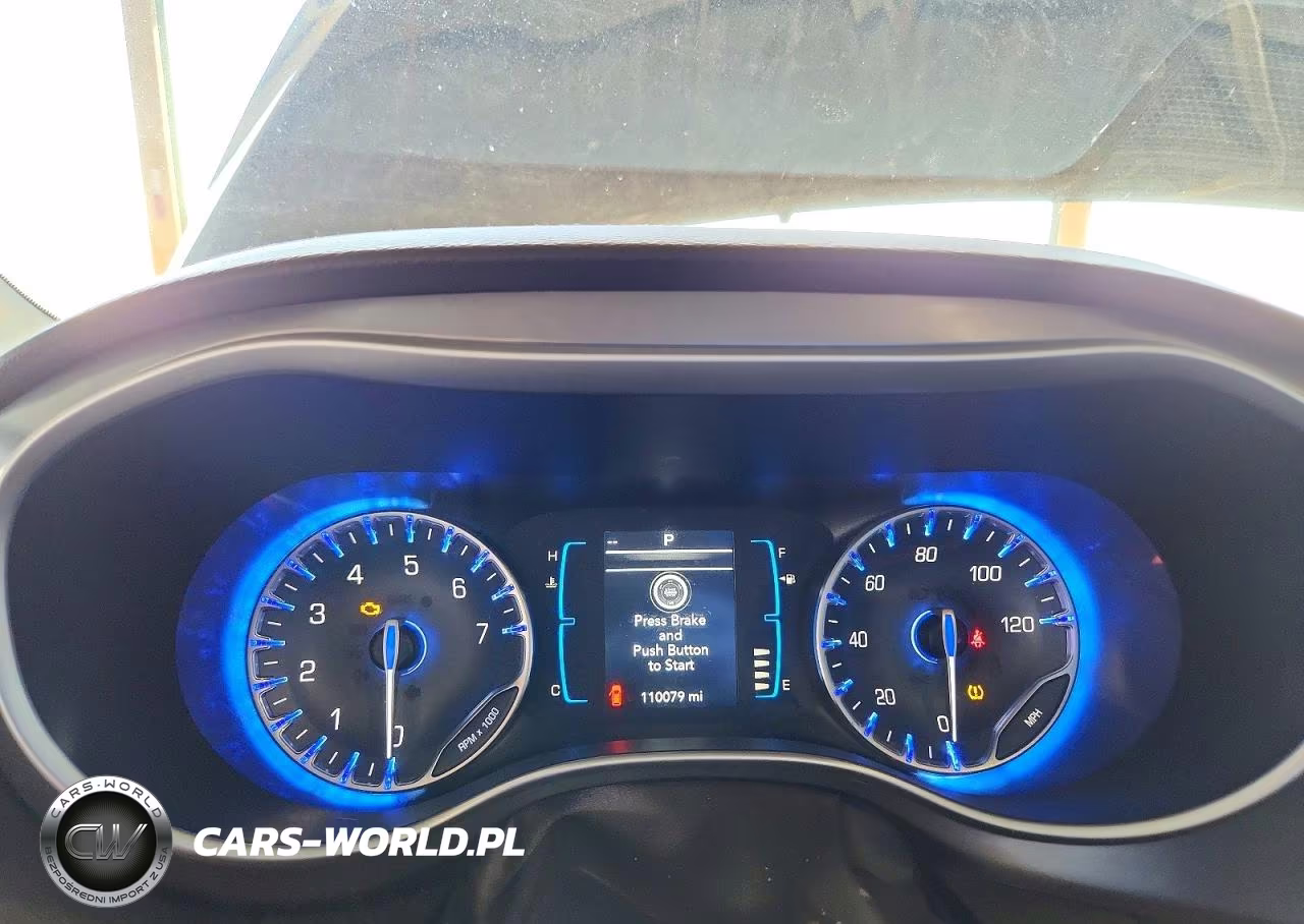 2018 Chrysler Pacifica Touring Plus VIN:2C4RC1FG9JR111520 - 9