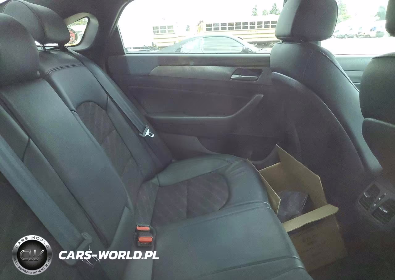 2019 Hyundai Sonata Sport VIN:5NPE34AF1KH812923 - 10