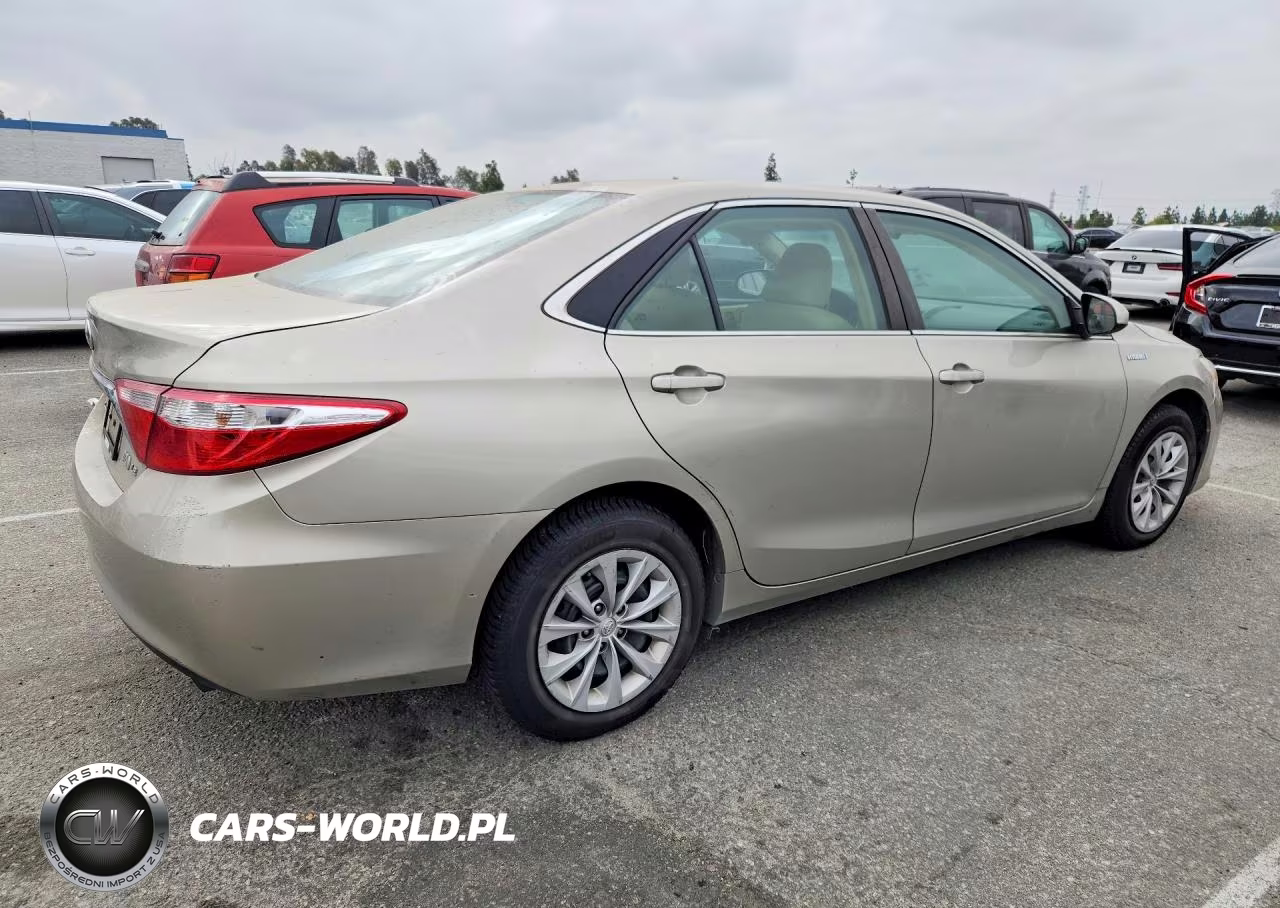 2016 Toyota Camry Hybrid Le VIN:4T1BD1FK1GU182141 - 3