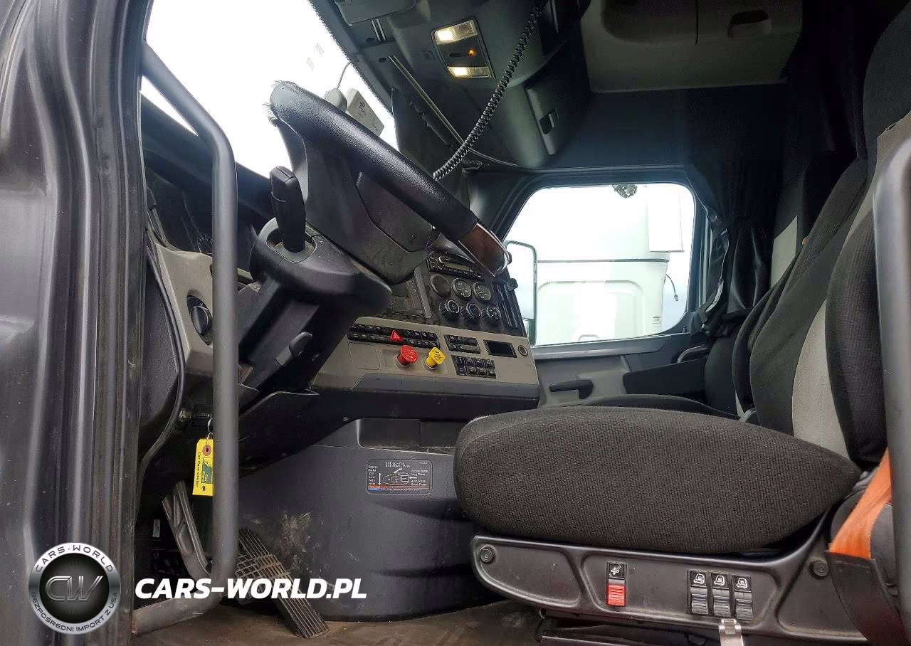 2019 Freightliner Cascadia 126 Semi Truck VIN:3AKJHHDR1KSKB5191 - 7