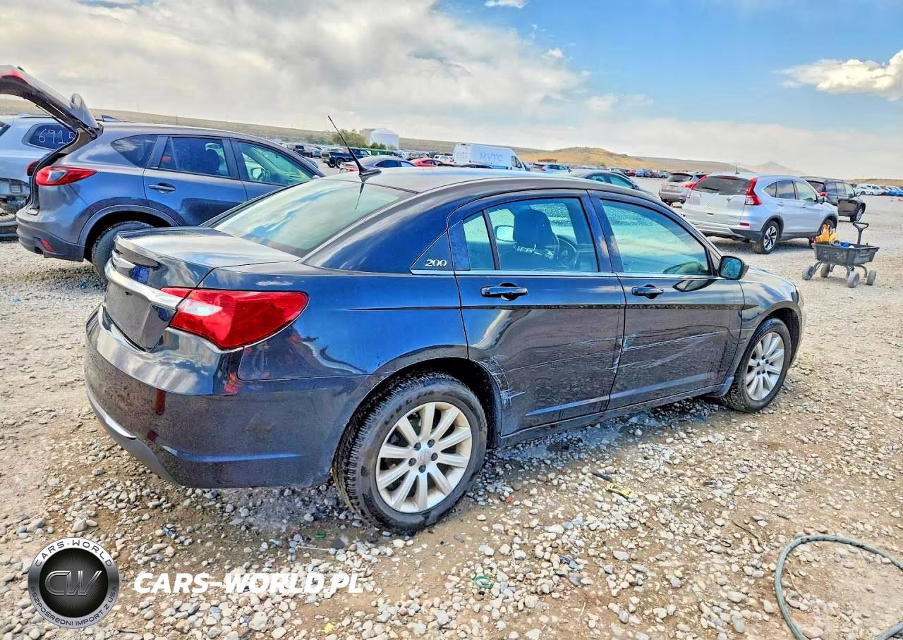 2011 Chrysler 200 Touring VIN:1C3BC1FB8BN514722 - 3
