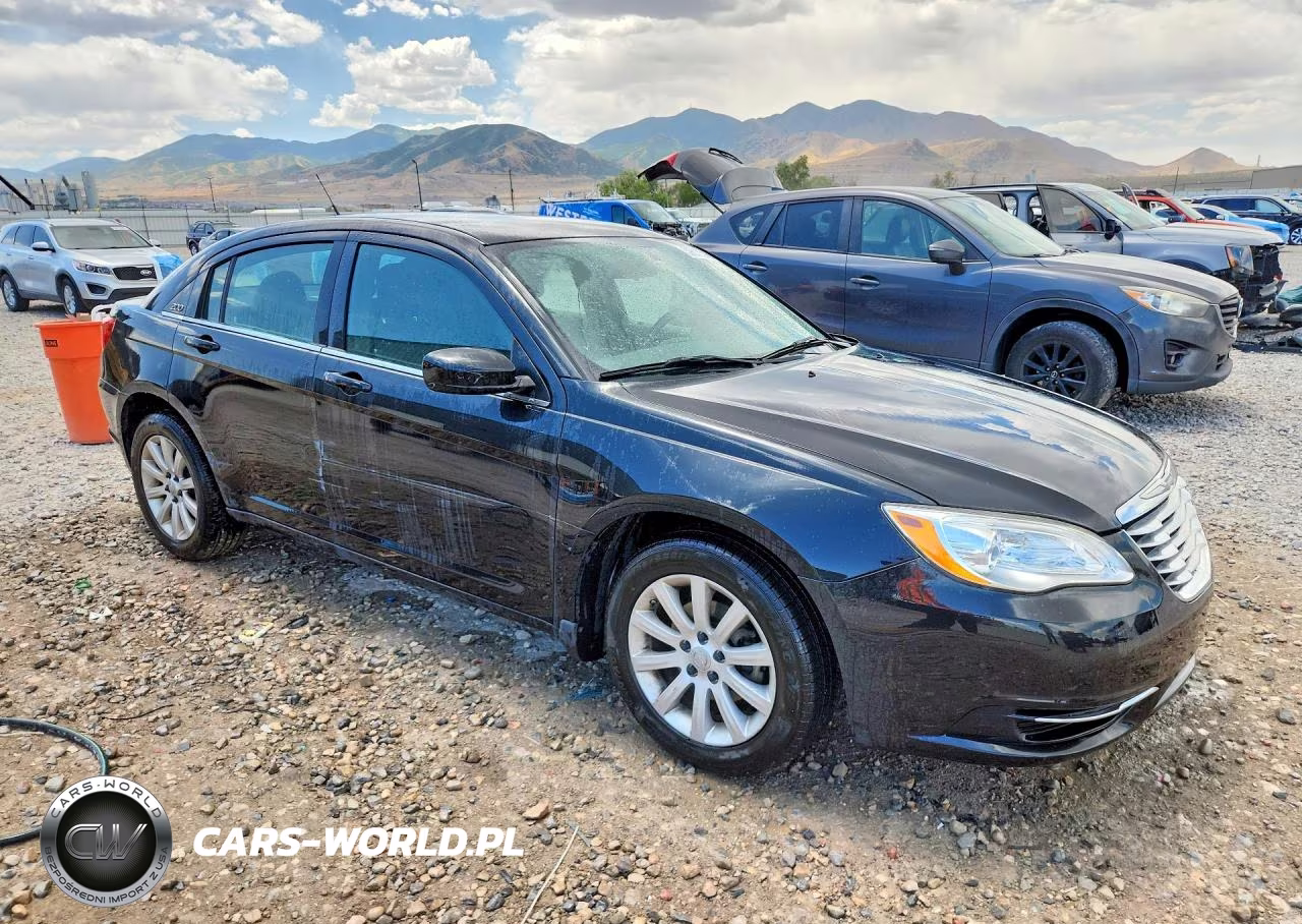 2011 Chrysler 200 Touring VIN:1C3BC1FB8BN514722 - 4