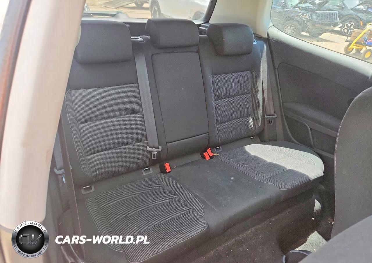 2010 Volkswagen Golf VIN:WVWBB7AJ5AW262601 - 10