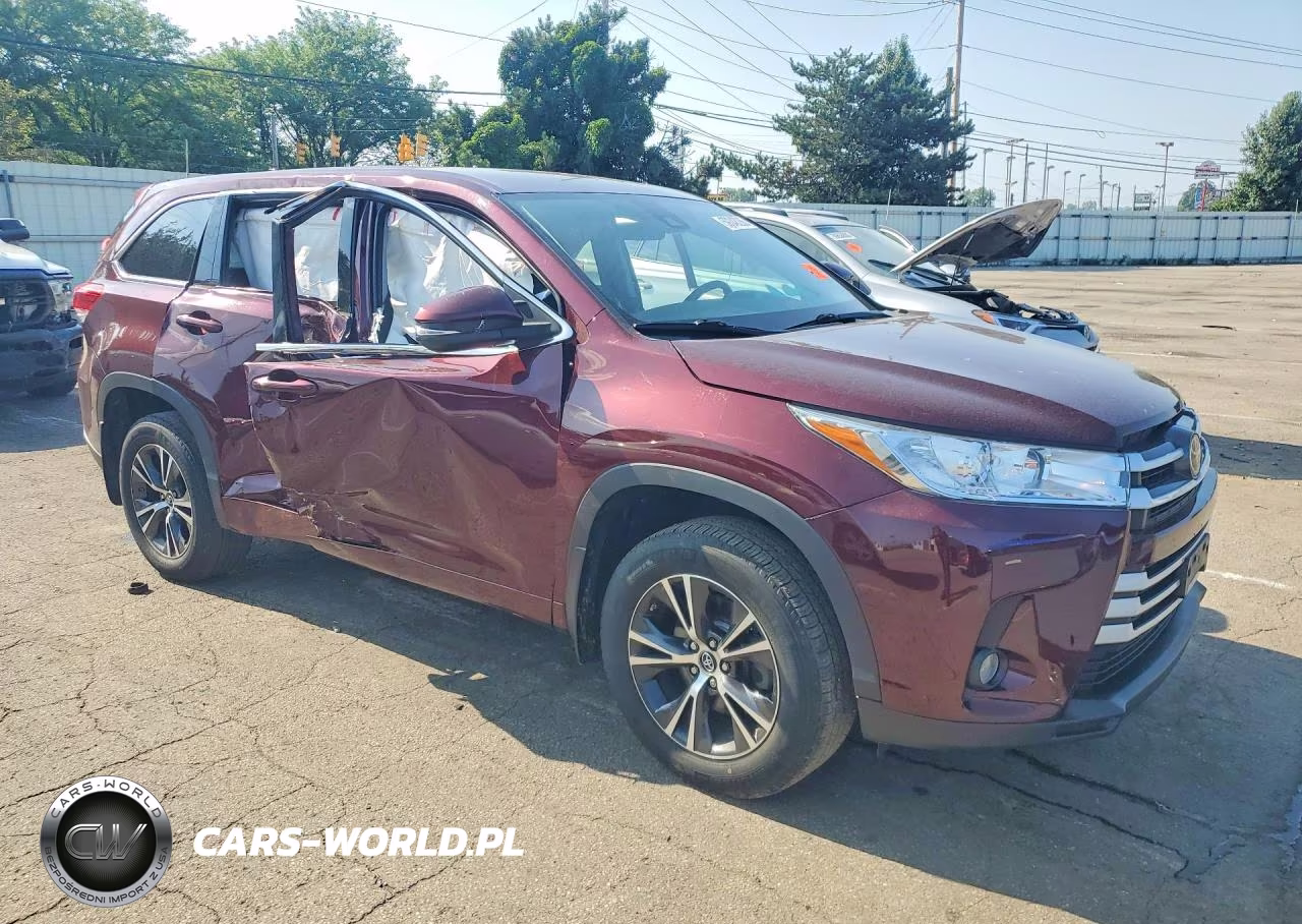 2018 Toyota Highlander Le Plus VIN:5TDBZRFH2JS863042 - 4