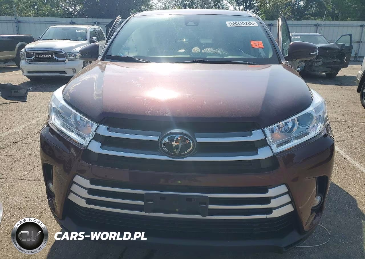2018 Toyota Highlander Le Plus VIN:5TDBZRFH2JS863042 - 5