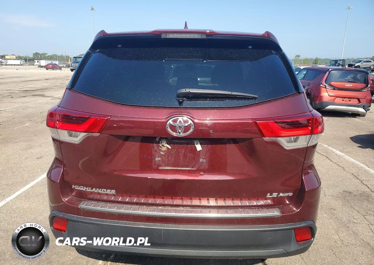 2018 Toyota Highlander Le Plus VIN:5TDBZRFH2JS863042 - 6