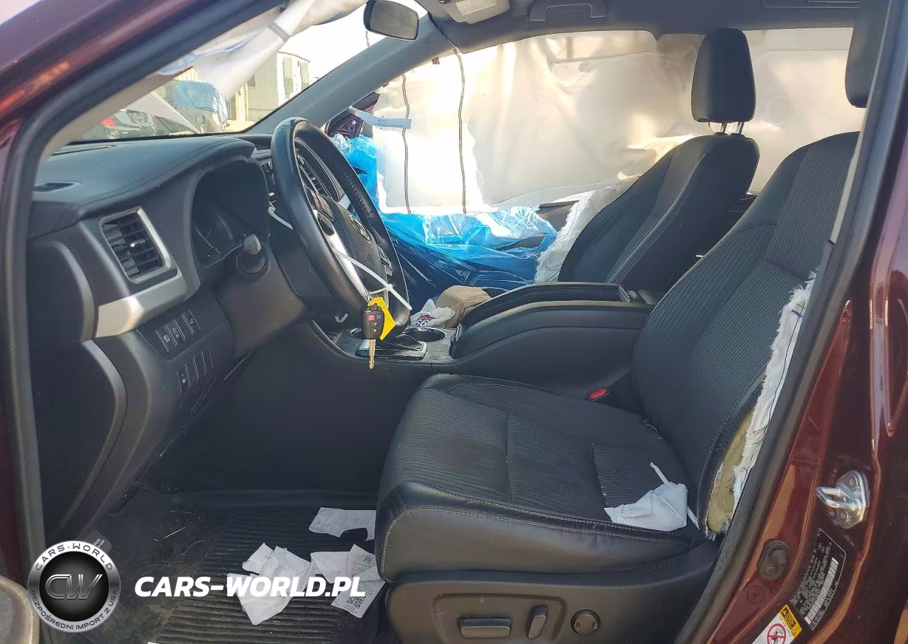 2018 Toyota Highlander Le Plus VIN:5TDBZRFH2JS863042 - 7