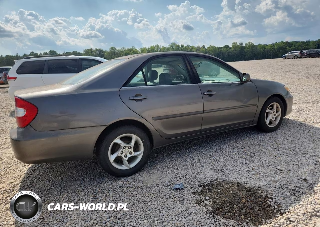 2004 Toyota Camry Le VIN:4T1BE32K94U870639 - 3