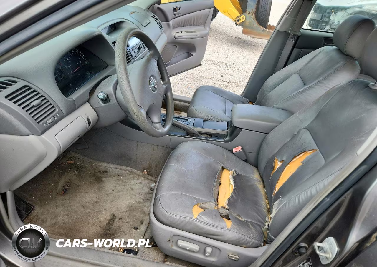 2004 Toyota Camry Le VIN:4T1BE32K94U870639 - 7