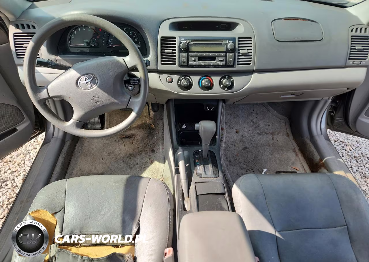 2004 Toyota Camry Le VIN:4T1BE32K94U870639 - 8