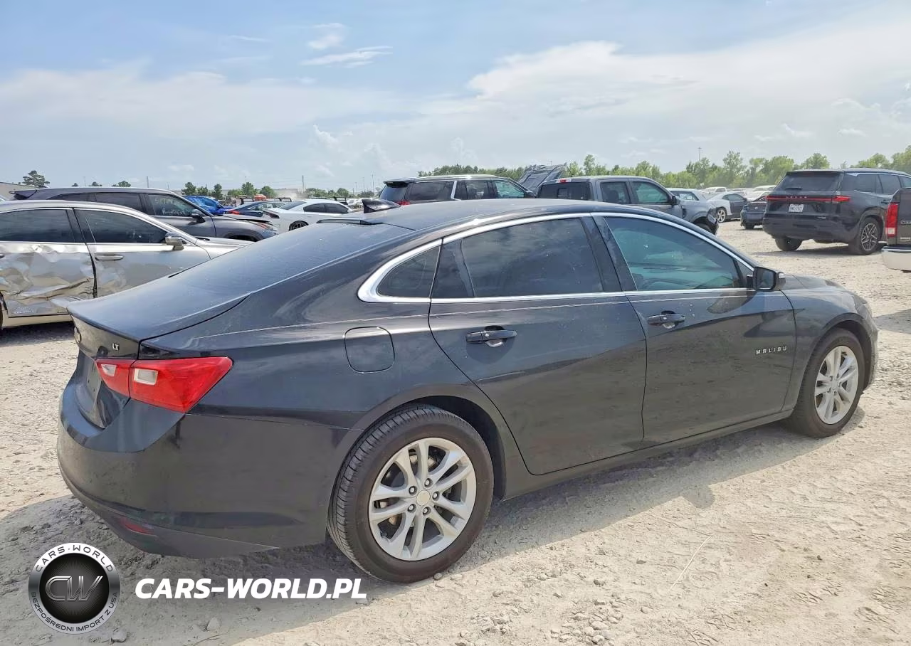2017 Chevrolet Malibu Lt VIN:1G1ZE5ST2HF232517 - 3