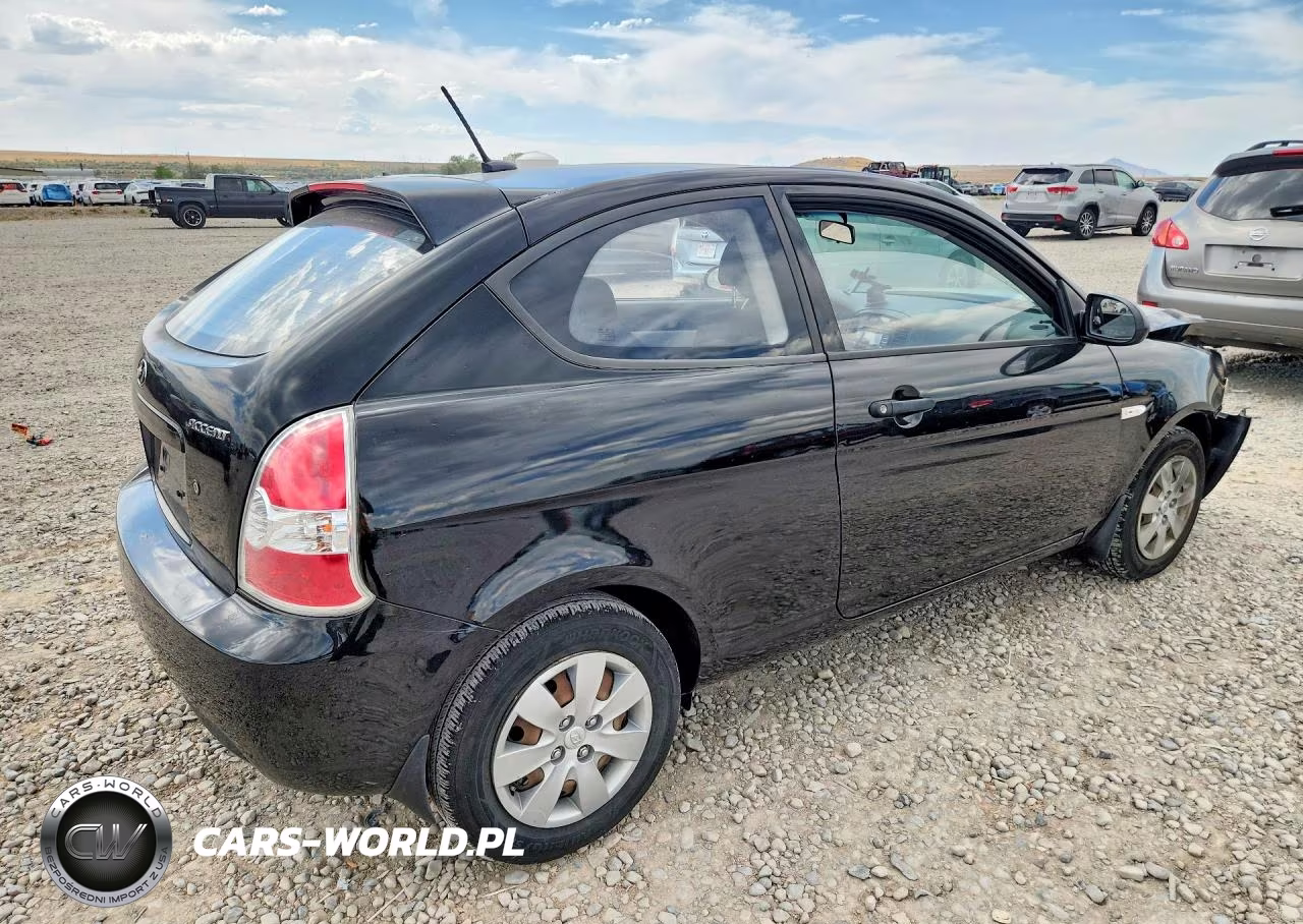 2008 Hyundai Accent Gs VIN:KMHCM36C78U086282 - 3