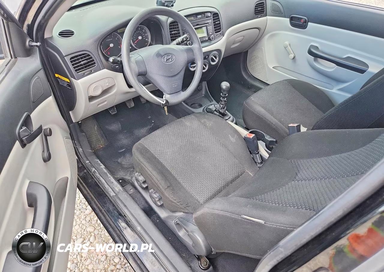 2008 Hyundai Accent Gs VIN:KMHCM36C78U086282 - 8
