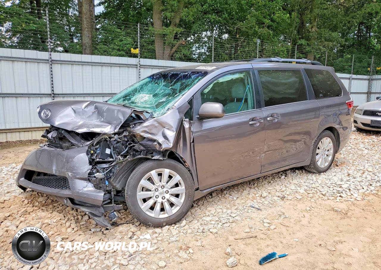 2015 Toyota Sienna Xle 7-Passenger