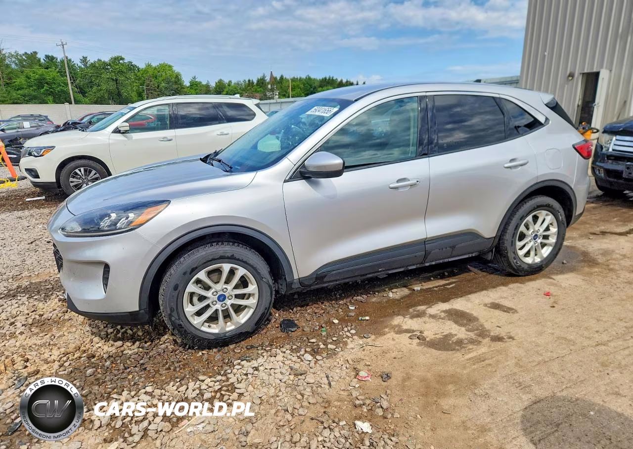 2020 Ford Escape Se