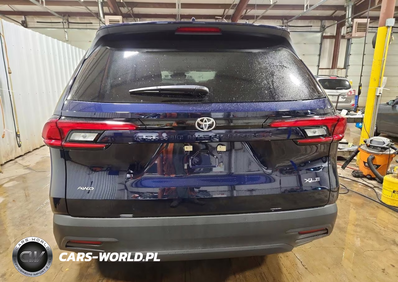 2026 Toyota Grand Highlander Xle VIN:5TDAAAB55TS133855 - 6