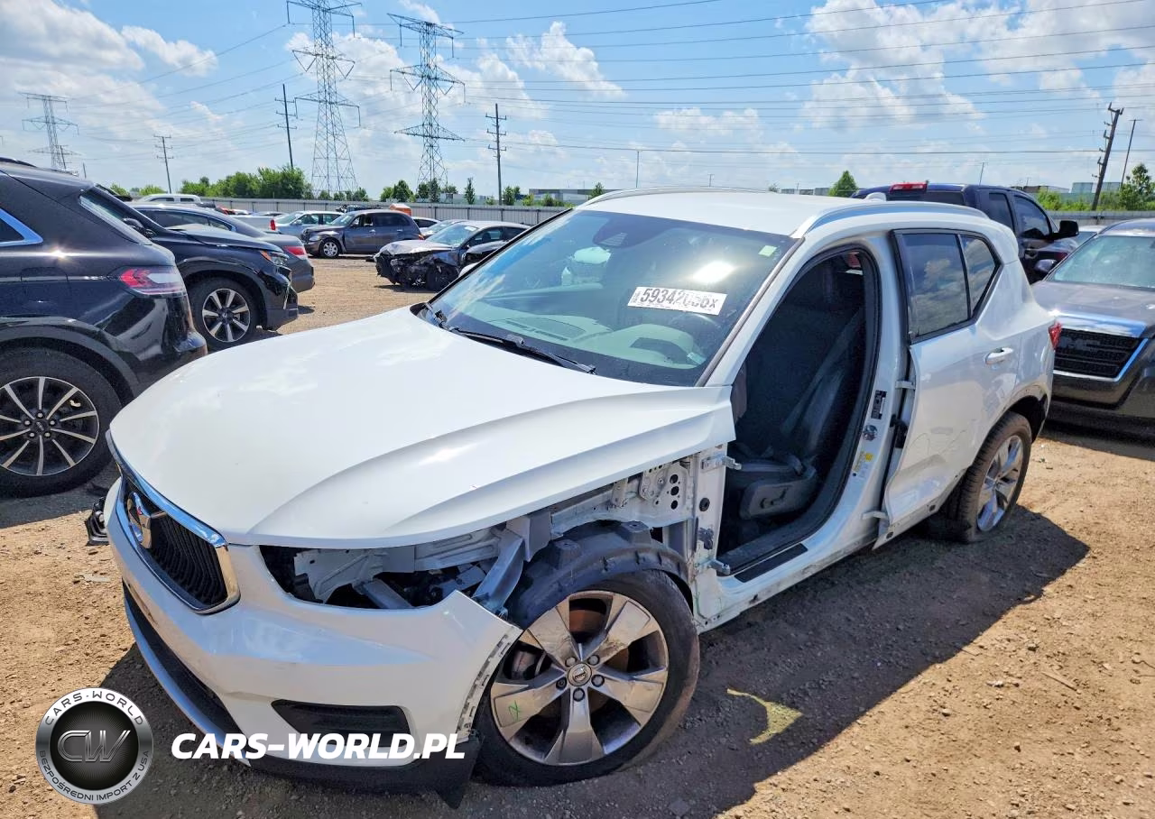 2020 Volvo Xc40 T5 Momentum