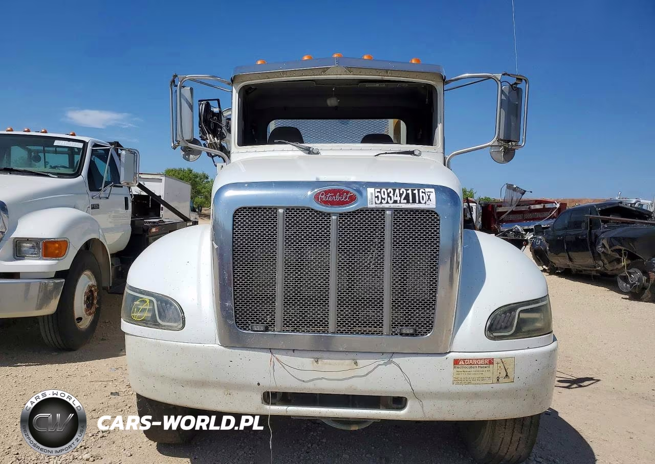 2017 Peterbilt 337 Utility - Service Truck VIN:2NP2HJ7X2HM435345 - 5