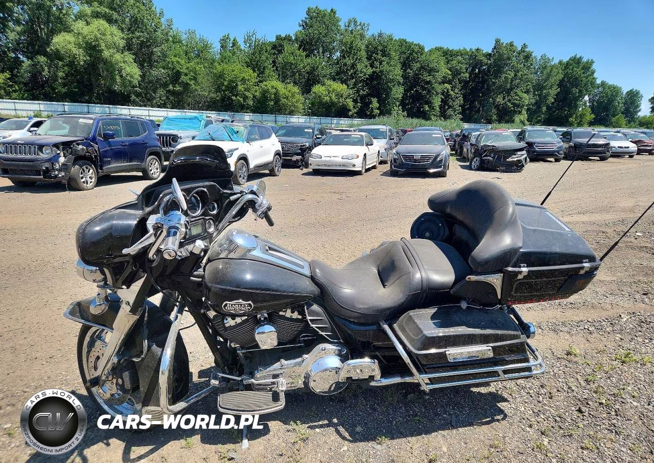 2011 Harley-Davidson Flhtcu VIN:1HD1FC411BB638111 - 3