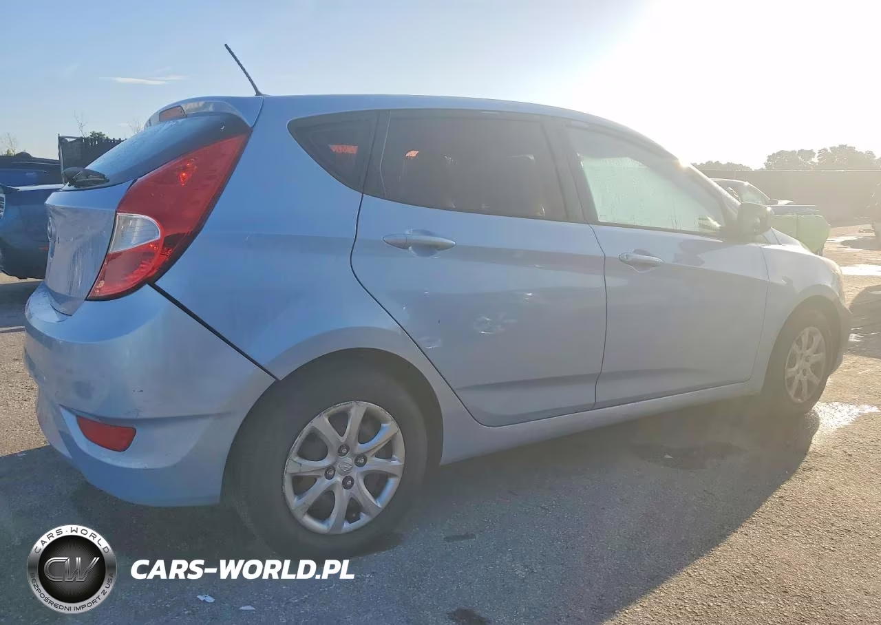 2013 Hyundai Accent Gs VIN:KMHCT5AE2DU106777 - 3