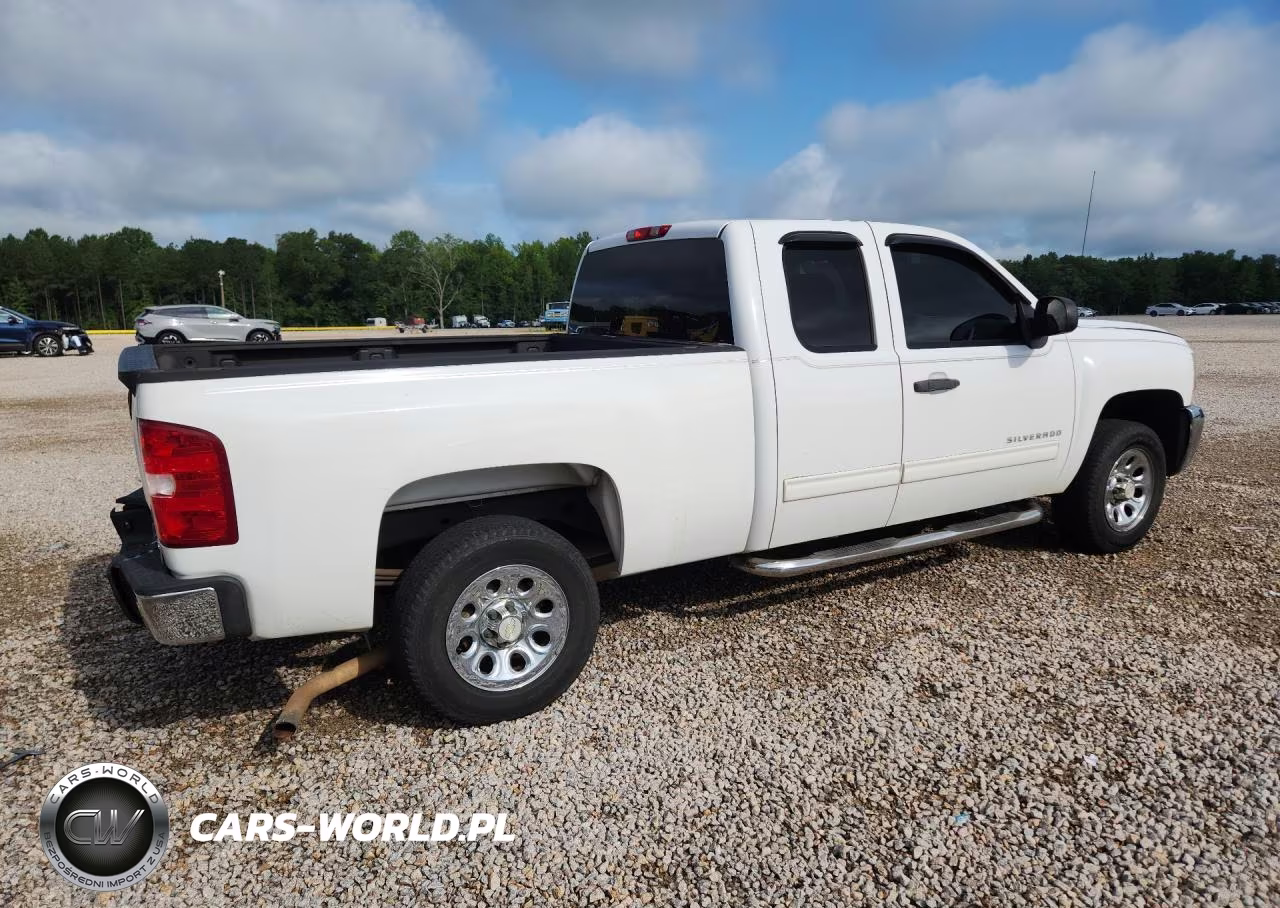 2012 Chevrolet Silverado C1500 Ls VIN:1GCRCREA5CZ346145 - 3