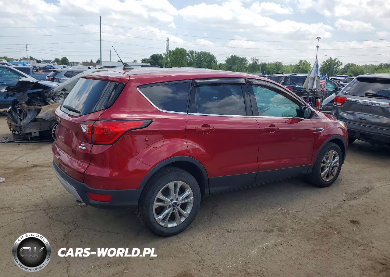 2019 Ford Escape Se VIN:1FMCU0GDXKUC12292 - 3