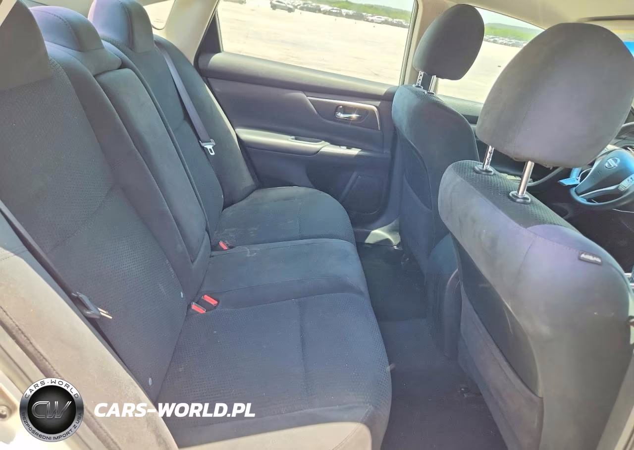 2015 Nissan Altima 2.5 S VIN:1N4AL3AP3FN403769 - 10