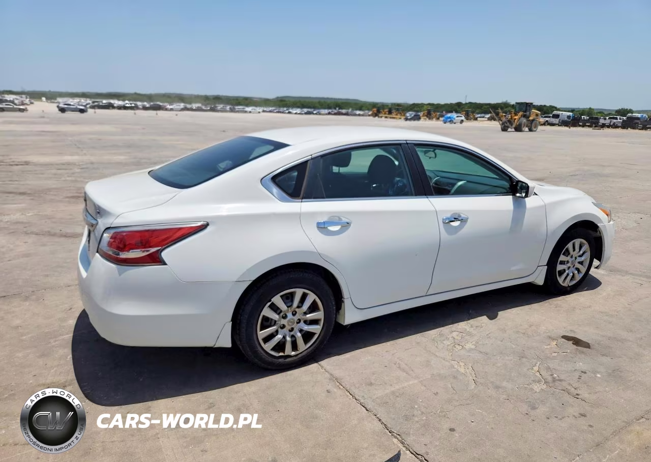 2015 Nissan Altima 2.5 S VIN:1N4AL3AP3FN403769 - 3