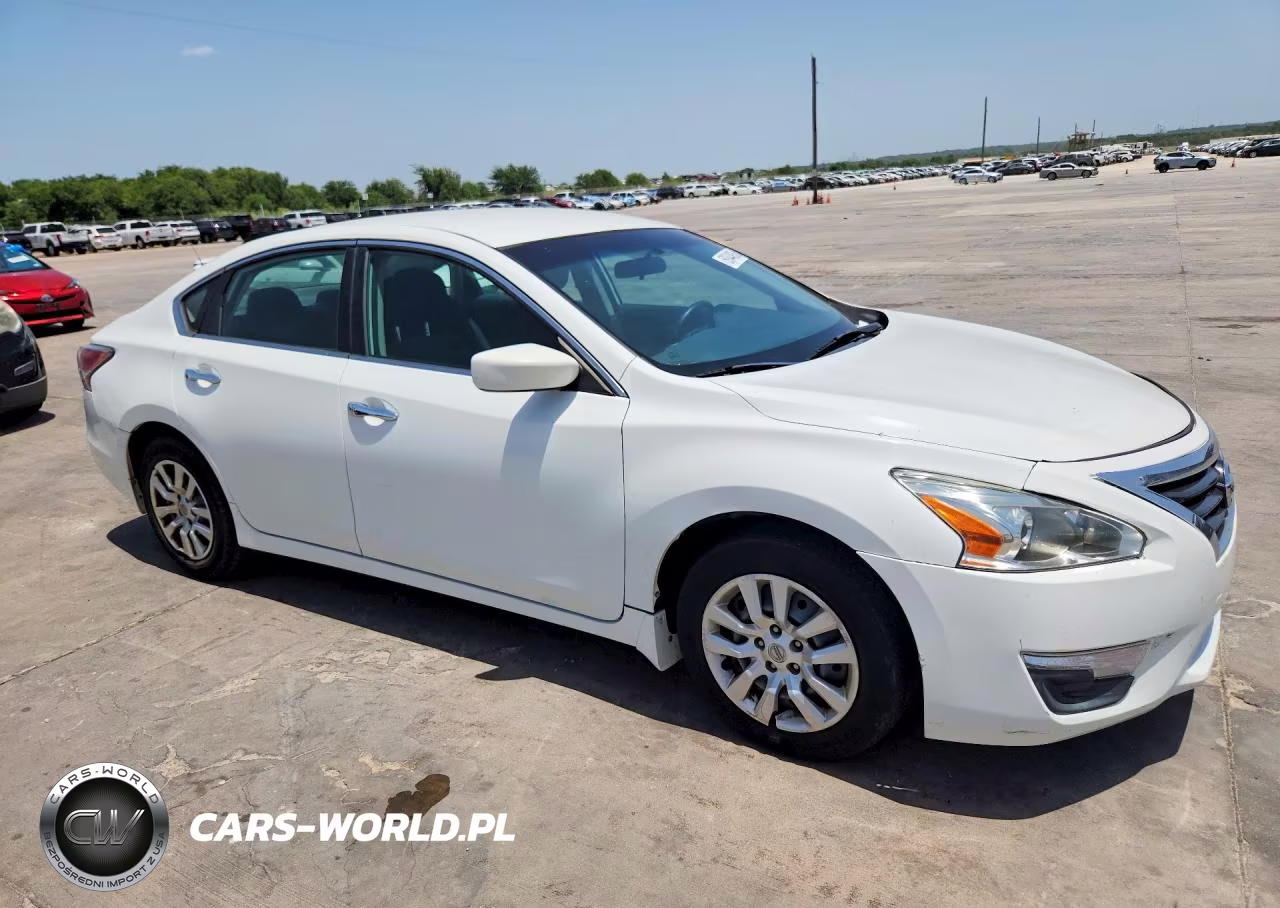 2015 Nissan Altima 2.5 S VIN:1N4AL3AP3FN403769 - 4